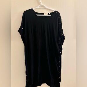 Wilfred Dress black with buttons on the side